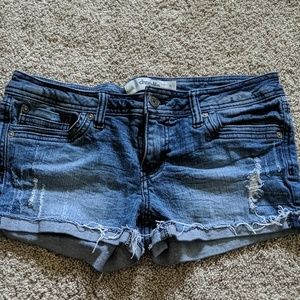 Juniors Charlotte Russe Sz 6 distressed shorts